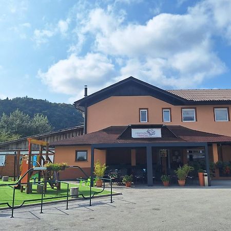 Rooms At Trimcek Sevnica Екстер'єр фото